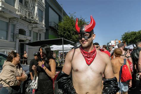 Folsom Street Fair dominated SF this weekend: Here。